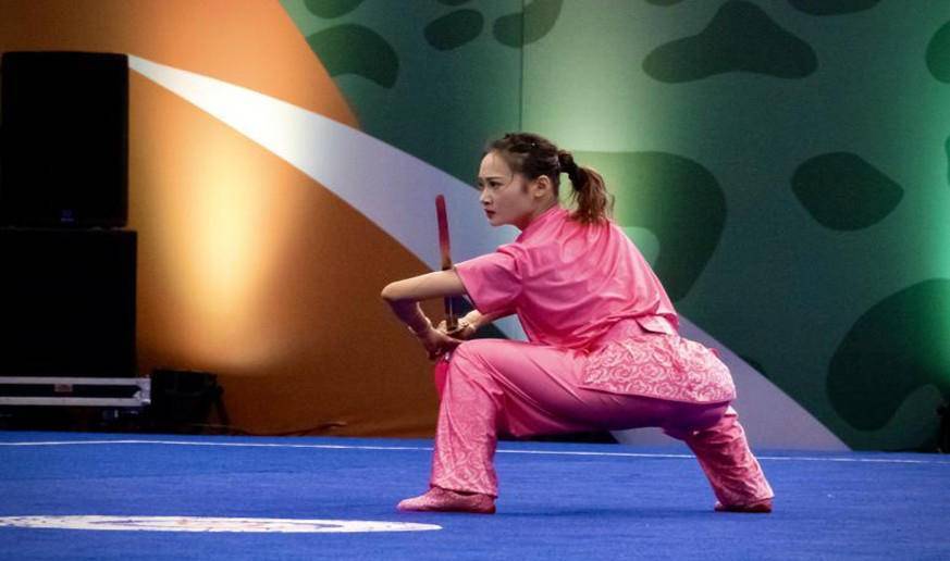 om, 投入到第十, 黄夕寅