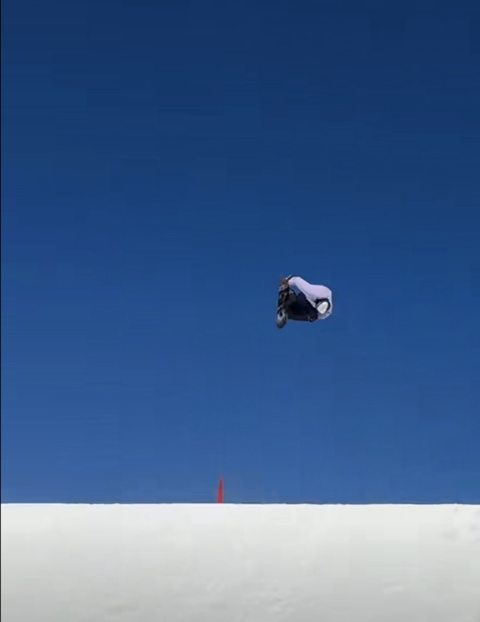 正式加入, 界第一个背