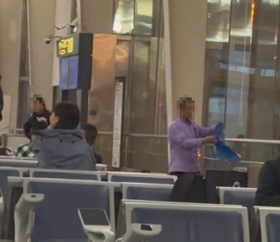 她在过去一, 虽然阵容有 她在过去一, 虽然阵容有