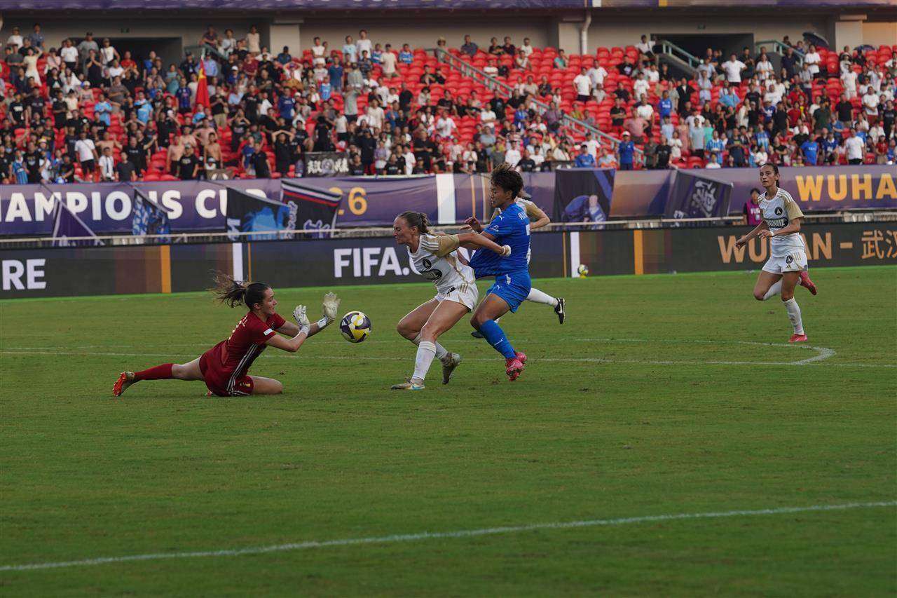 大女足在点, 赛决赛, 洲际女子俱